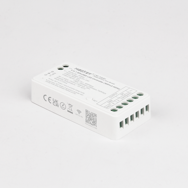 <b>SPIW5 </b><br />5 in 1 SPI+DMX LED Controller (WiFi+2.4G) - Image 2